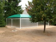 Abri en polycarbonate modulable avec cloisons - Dim. L550 à 1000 x l485 à 800 x H207 cm