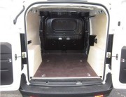 Aménagement en bois pour Nissan NV400