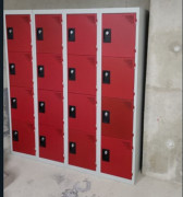 Armoire 4 ou 8 casiers portes pleines avec prises de recharge pour vélo électrique