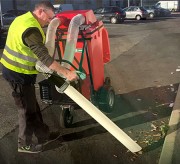 Aspirateur électrique de déchets urbains