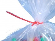 Attaches réutilisables en PE