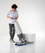 Autolaveuse à batterie accompagnée - 2 disques 460 mm