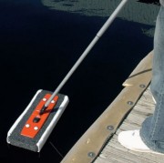 Balai absorbant pour hydrocarbure