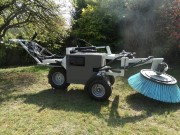 Balayeuse mécanique à logettes 3 roues