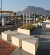 Banc béton triangle d’extérieur