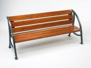Banc bois épuré et ergonomique