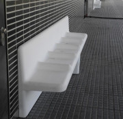 Banc public en béton armé