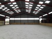 Bâtiment métallique équestre