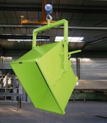 Benne basculante avec anse articulée - Volume de 575 à 1000 L