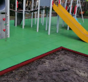 Bordure pour dalle d'aire de jeu 100 x 25 cm - Ep. 50 mm