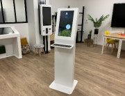 Borne tactile PMR avec clavier physique