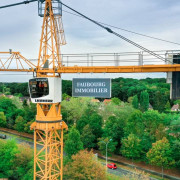 Caisson lumineux publicitaire double face pour grue