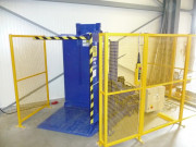 Changeur de palette à inclinaison 180° - Capacité : 1400 kg - Ouverture : 0.60 à 2.05 m - Conformateur en V