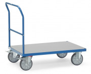 Chariot à dossier de poussée avec plateau en PVC