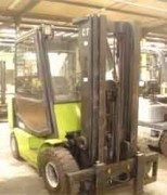 Chariot élévateur clark à gaz levée 4.8 métres