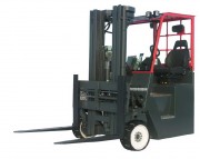 Chariot élévateur latéral thermique multidirectionnel