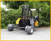 Chariot élévateur transversal embarquer