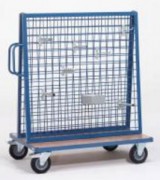 Chariot porte outils et pièces