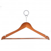 Cintre en bois avec crochet anti-vol