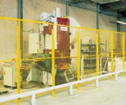 Cloison grillagée de protection machine