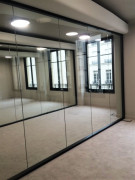 Cloison vitrée bord à bord pour poste de travail