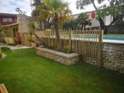 Clôture en eucalyptus