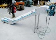 Convoyeur à bande incliné sur mesure