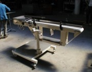 Convoyeur à bande avec marqueur jet d'encre