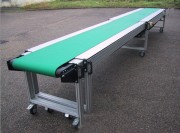 Convoyeur à bande télescopique pliable - Charge 30 kg/m - Vitesse 24 m/min