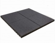 Dalle de protection de sol sportif en grains de gomme
