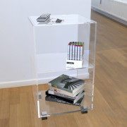 Desserte à roulettes et tablette en Plexiglas