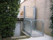 Elevateur handicape électrique à vis