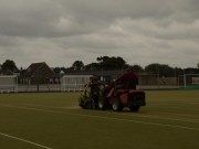 Entretien gazon synthétique sportif