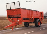 Epandeur agricole à hérissons horizontaux