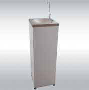 Fontaine à eau avec commandes pédales