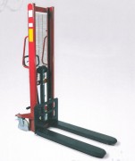 Gerbeur embarqué manuel 1000 kg - Levée de 1600 à 3000 mm