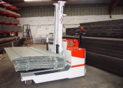 Gerbeur multidirectionnel électrique