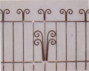 Grille métal sur muret