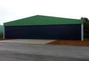 Hangar métallique pour avion