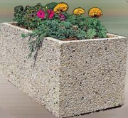 Jardinière béton gravillon roulé