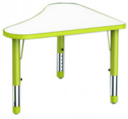 Table maternelle triangulaire
