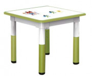 Table carrée maternelle
