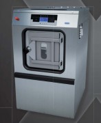 Laveuse essoreuse aseptique traversante