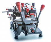Machine à reproduire clés pour serrurier