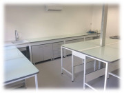 Paillasse centrale caisson étagère pour laboratoire