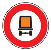 Panneau interdiction véhicule transportant marchandise dangeureuse B18c