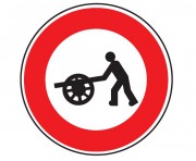 Panneau interdit au véhicule à bras B9e