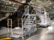 Passerelle de maintenance hélicoptères - Avec garde-corps coulissant