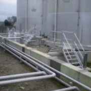 Passerelle et escaliers de franchissement - En aluminium - Sur mesure