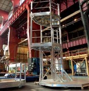 Plate-forme 2 niveaux d'accès cuves industrie chimique - Aluminium